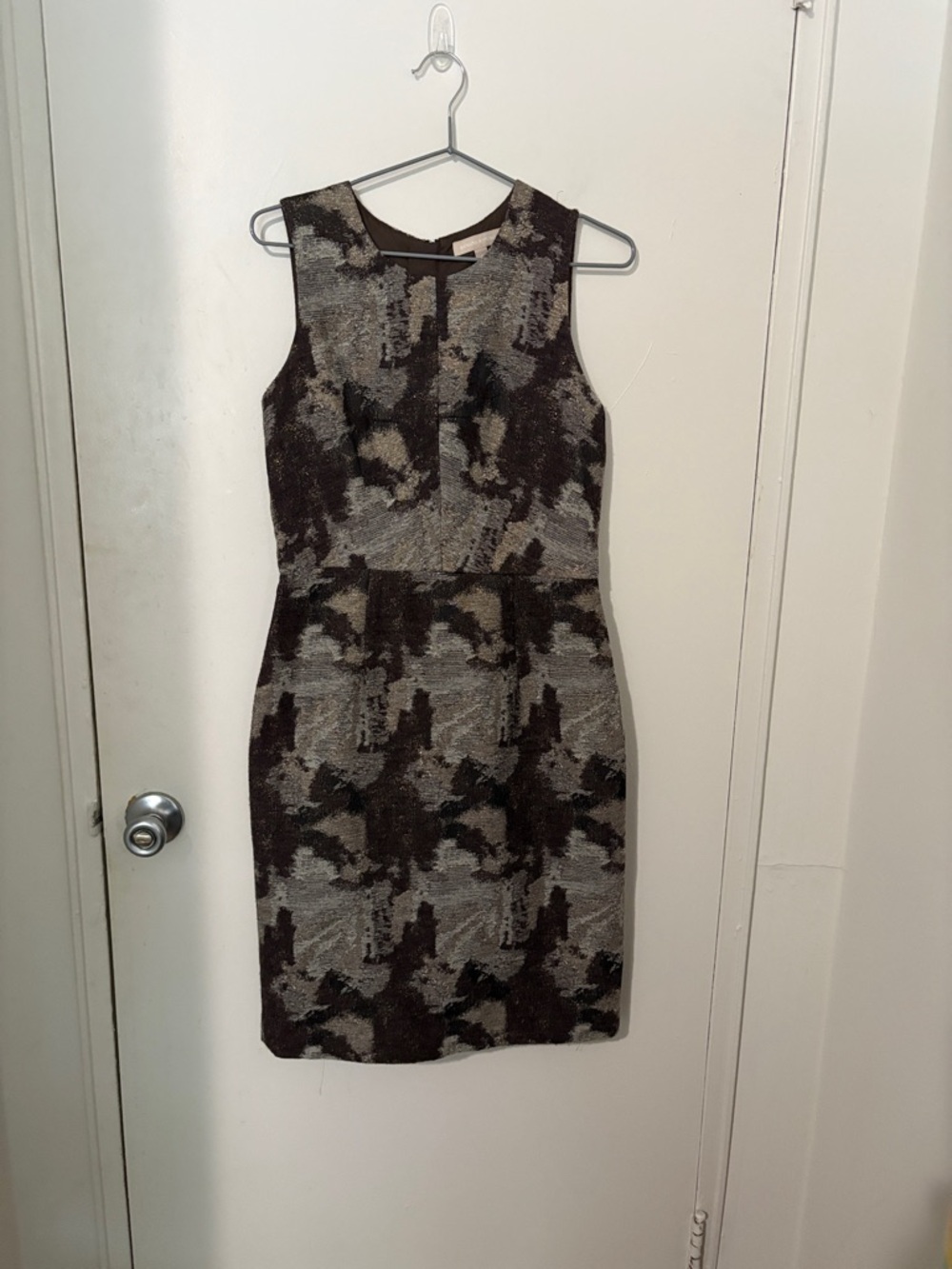 Banana Republic Brown & Gray Patterned Sleeveless Sheath Dress